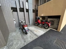 【神奈川県/横浜市鶴見区生麦】クレストフォルム横浜鶴見 バイク置場