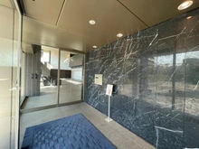 【神奈川県/川崎市川崎区港町】リヴァリエ C棟 エントランス