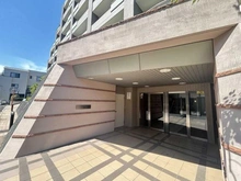 【神奈川県/横浜市神奈川区新子安】大口東ガーデンハウス エントランス