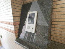 【神奈川県/横浜市神奈川区新子安】大口東ガーデンハウス エントランス：オートロック