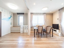 【神奈川県/横浜市神奈川区神奈川】プラウド東神奈川 リビング・ダイニング：（左）洋室