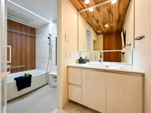 【大阪府/枚方市岡南町】プラウド枚方 洗面室