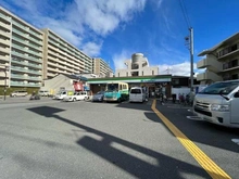 【大阪府/茨木市大池】プラウドシティ茨木　Avenue Court  ファミリーマート茨木並木町店（現地より約40m）