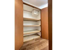 【大阪府/枚方市香里ケ丘】ステイツ枚方香里ケ丘七丁目  LDK部分の収納