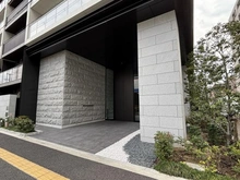 【大阪府/茨木市舟木町】ローレルコート茨木舟木町 エントランス