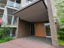 【大阪府/茨木市彩都あさぎ】ジオ彩都みなみ坂 壱番館 エントランス