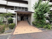 【大阪府/茨木市美穂ケ丘】朝日プラザ千里北 B棟 エントランス