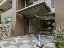 【大阪府/茨木市東中条町】ステイツグラン茨木　ザ・パークス エントランス
