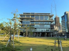 【大阪府/茨木市東中条町】ステイツグラン茨木　ザ・パークス 文化・子育て複合施設　おにクル（現地より約400m）