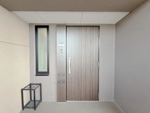 【大阪府/枚方市大垣内町】レジデンシャル枚方 玄関