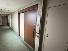 【大阪府/摂津市南千里丘】ユニエス南千里丘 共用部：玄関