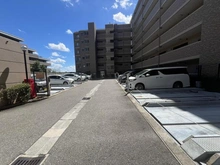 【兵庫県/西宮市大社町】グランスイート苦楽園 駐車場