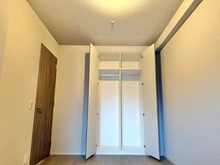 【滋賀県/大津市柳が崎】プラウドシティ大津京 収納：洋室（約6.6帖）のクローゼット