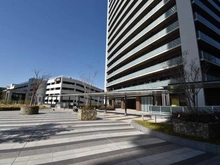 【大阪府/高槻市白梅町】ジオ高槻ミューズレジス アプローチ