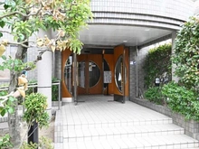 【大阪府/高槻市玉川新町】ステイツ高槻玉川新町 エントランス