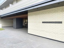 【大阪府/茨木市田中町】ジェイグラン・エル茨木 エントランス