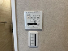 【大阪府/高槻市古曽部町】レオ高槻 浴室：浴室乾燥機付き