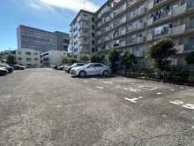 【大阪府/高槻市古曽部町】レオ高槻 駐車場