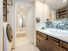 【大阪府/高槻市天神町】グランレ・ジェイド高槻天神 洗面室