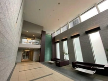 【大阪府/高槻市南芥川町】プラウドシティ高槻ステージア エントランス