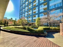 【東京都/新宿区市谷本村町】THE CENTER TOKYO　ザ・センター東京 共用部：オーバルガーデン（中庭）