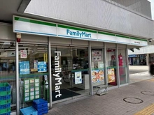【東京都/品川区西大井】コア・スターレ西大井  ファミリーマート西大井駅前店（現地より約150m）