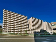 【東京都/江東区亀戸】コープ野村亀戸 中央棟 外観：全3棟中画面中央の建物が中央棟