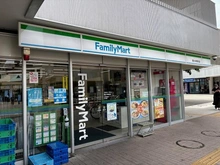 【東京都/品川区西大井】コア・スターレ西大井 ファミリーマート西大井駅前店（現地より約150m）