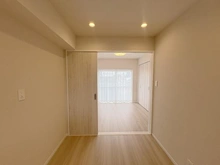 【東京都/杉並区高円寺南】シャンボール高円寺 キッチン：奥：洋室