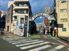 【東京都/新宿区住吉町】サンクタス四谷・曙橋ルーセンシティ あけぼのばし商店街（現地より約80m）
