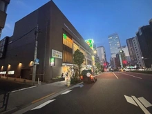 【東京都/中野区中央】ザ・パークハウス中野坂上 ライフ中野坂上店（現地より約430m）：
