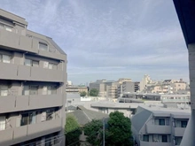 【東京都/杉並区堀ノ内】ピアース杉並方南町レジデンス 眺望：リビングバルコニーから