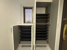 【東京都/中野区中野】ディアクオーレ中野文園 収納：玄関収納