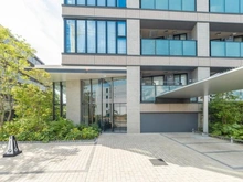 【東京都/杉並区堀ノ内】ピアース杉並方南町レジデンス 外観：中央：オートロック付きの駐輪場入口