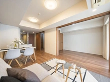 【東京都/中野区中野】中野ツインマークタワー リビング・ダイニング：奥：洋室