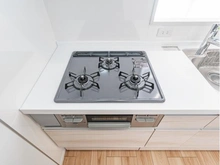 【東京都/中野区弥生町】ドルミ中野弥生町 キッチン：三口コンロ