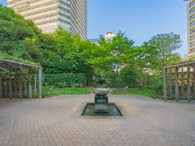 【神奈川県/川崎市中原区中丸子】リエトコート武蔵小杉ザ・クラッシィタワー 敷地内