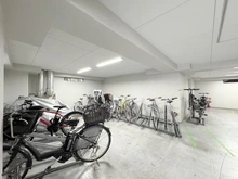 【東京都/目黒区目黒】朝日ツイン目黒 A棟 駐輪場