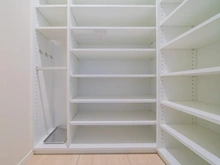 【東京都/中央区晴海】HARUMI FLAG SUN VILLAGE 晴海フラッグ T棟 収納：シューズインクローゼット