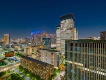 【東京都/中央区晴海】ザ・パークハウス晴海タワーズ クロノレジデンス 眺望:北側を向いたバルコニーからの眺望(夜景)