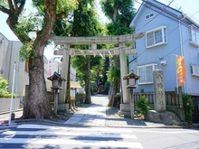 【東京都/目黒区中目黒】ピアース中目黒  中目黒八幡神社（現地より約130m）