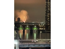 【東京都/江東区東雲】プラウドシティ東雲キャナルマークス 眺望：お台場レインボー花火（バルコニーより撮影・ズームあり）