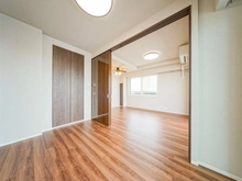 【東京都/豊島区東池袋】プラウドタワー東池袋 洋室：（右）リビングダイニング