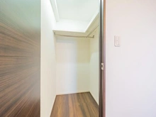 【東京都/足立区東綾瀬】エクセレントシティ綾瀬オアシスコート 収納：約5.0帖洋室内ウォークインクローゼット