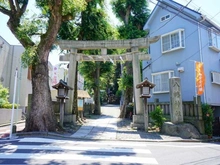 【東京都/目黒区中目黒】ピアース中目黒  中目黒八幡神社（現地より約130m）