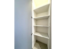 【東京都/渋谷区広尾】朝日広尾マンション 収納（廊下部分）