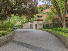 【東京都/渋谷区広尾】広尾ガーデンフォレスト G棟 アプローチ：グランドゲート