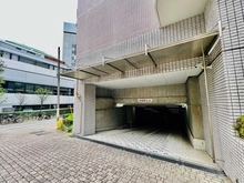 【東京都/港区南麻布】インペリアル南麻布コートアンドサテライト サテライト棟 駐車場