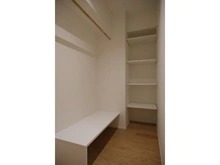 【東京都/港区三田】パークホームズ白金高輪アーバンレジデンス 収納：ウォークインクローゼット