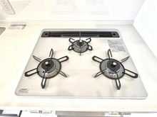 【東京都/港区白金台】朝日白金台マンション キッチン：三口コンロ